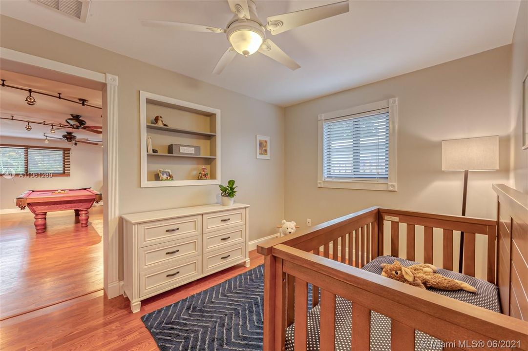 最近售出: $459,500 (3 贝兹, 2 浴室, 2080 平方英尺)