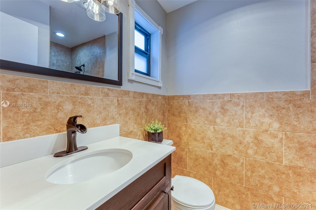 最近售出: $459,500 (3 贝兹, 2 浴室, 2080 平方英尺)