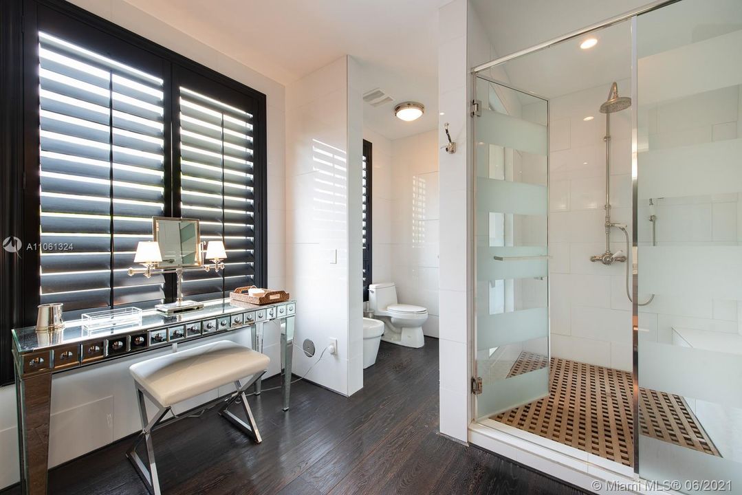 Spacious Master Bathroom