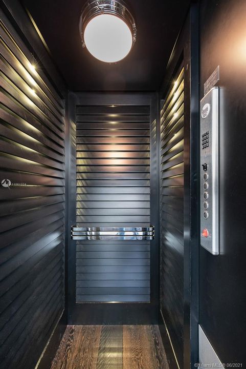 Modern,elegan elevator