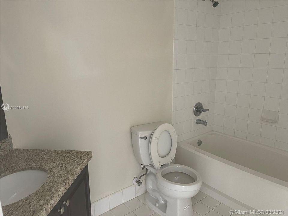 最近租的: $1,590 (2 贝兹, 2 浴室, 1060 平方英尺)