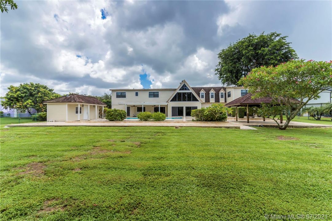 Recently Sold: $850,000 (5 beds, 5 baths, 4989 Square Feet)
