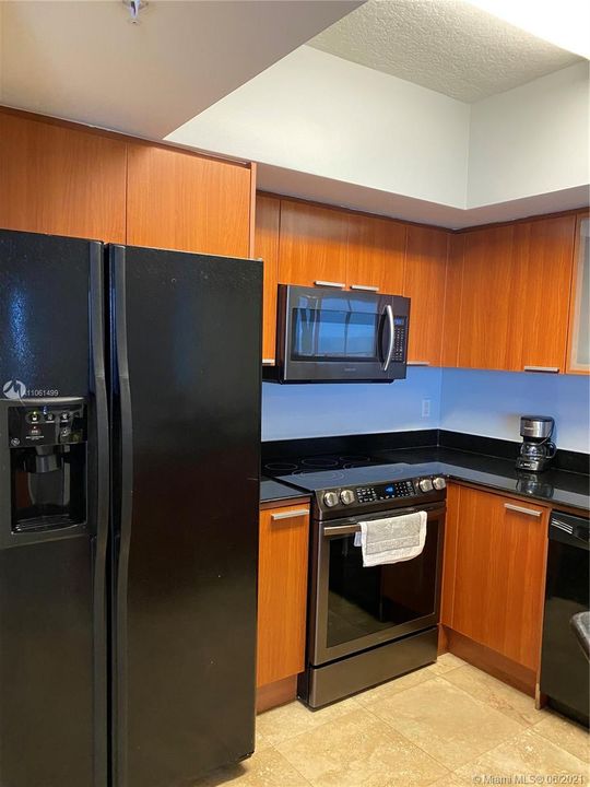 For Rent: $6,500 (2 beds, 2 baths, 1715 Square Feet)