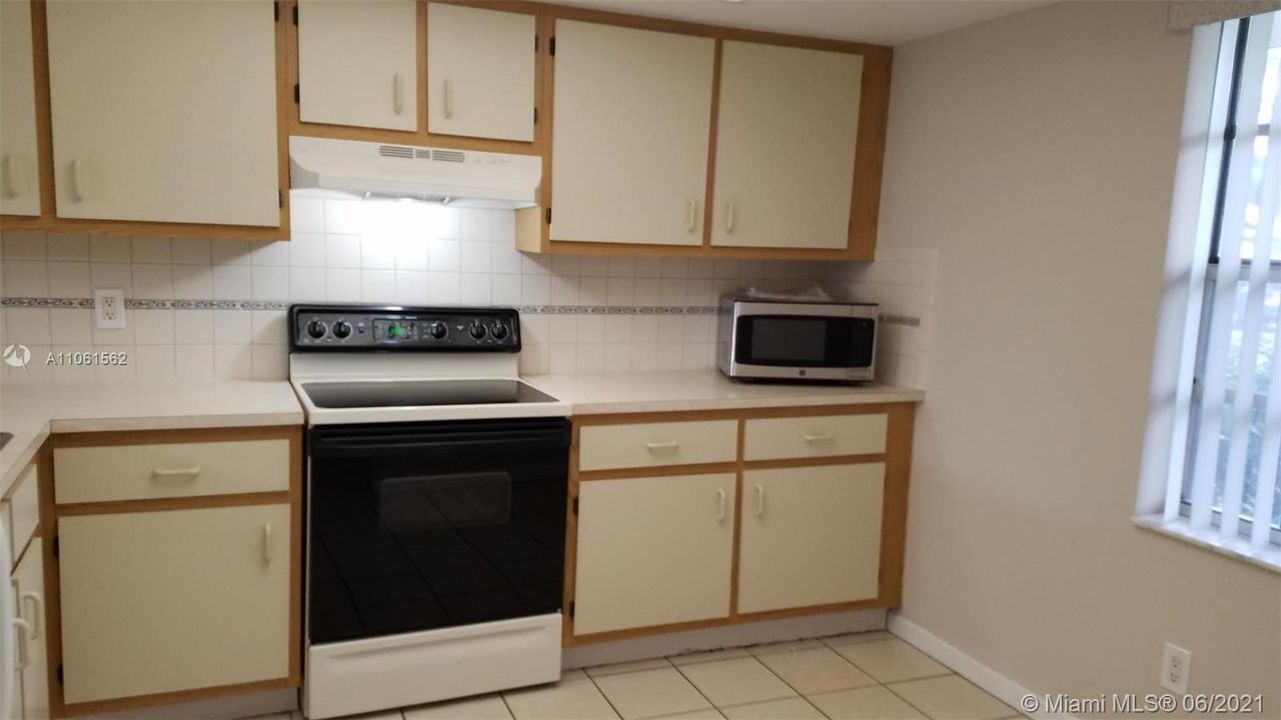 Recently Rented: $1,800 (2 beds, 2 baths, 1148 Square Feet)