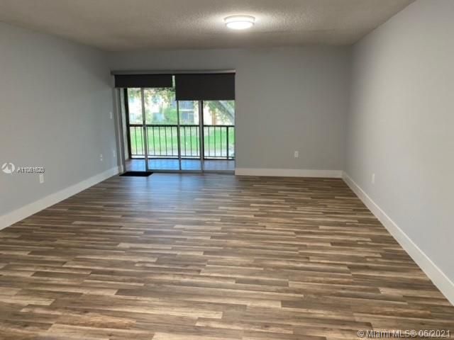 Recently Sold: $224,900 (2 beds, 2 baths, 1044 Square Feet)