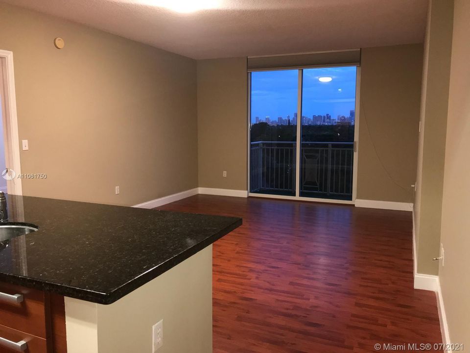 Recently Sold: $450,000 (2 beds, 2 baths, 1114 Square Feet)