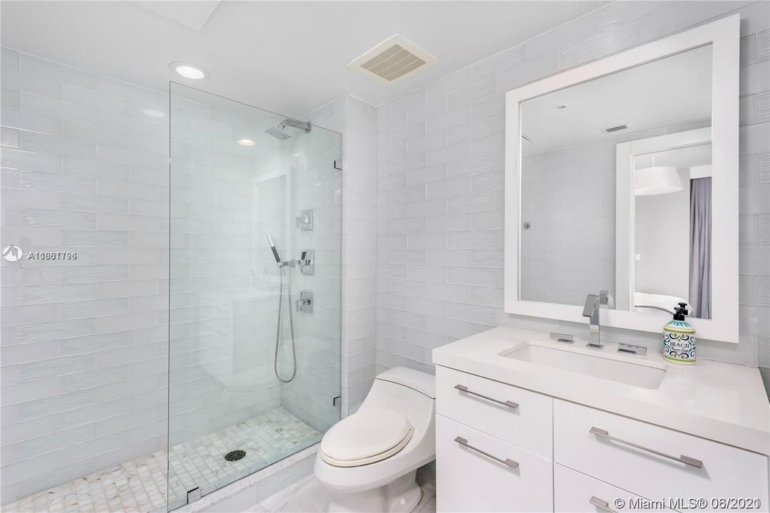 Recently Sold: $1,289,000 (2 beds, 2 baths, 1643 Square Feet)