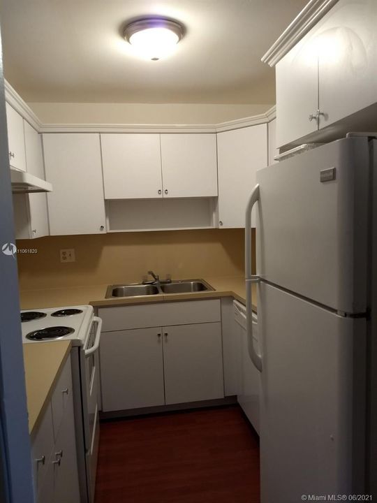 Vendido Recientemente: $90,000 (1 camas, 1 baños, 633 Pies cuadrados)