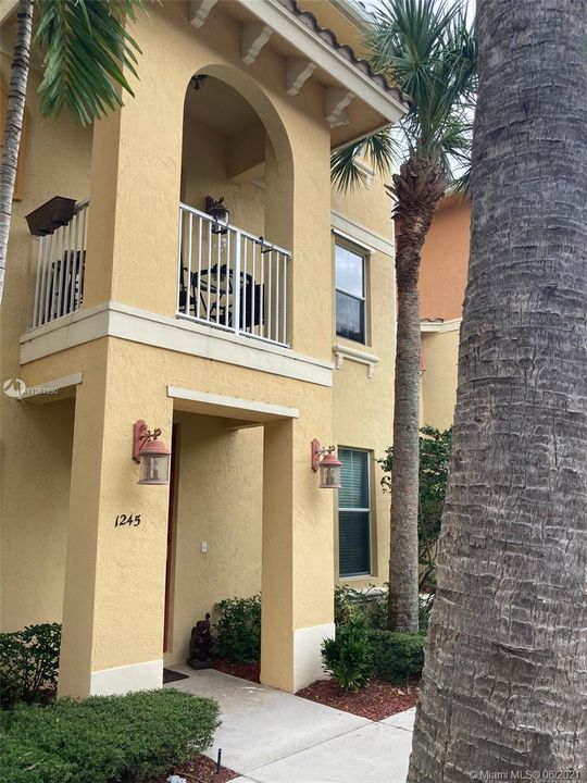 Recently Sold: $345,000 (3 beds, 2 baths, 1904 Square Feet)