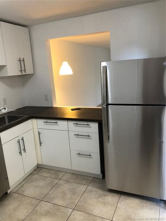 Recently Rented: $1,250 (1 beds, 1 baths, 750 Square Feet)