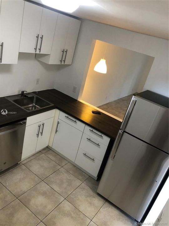 Recently Rented: $1,250 (1 beds, 1 baths, 750 Square Feet)