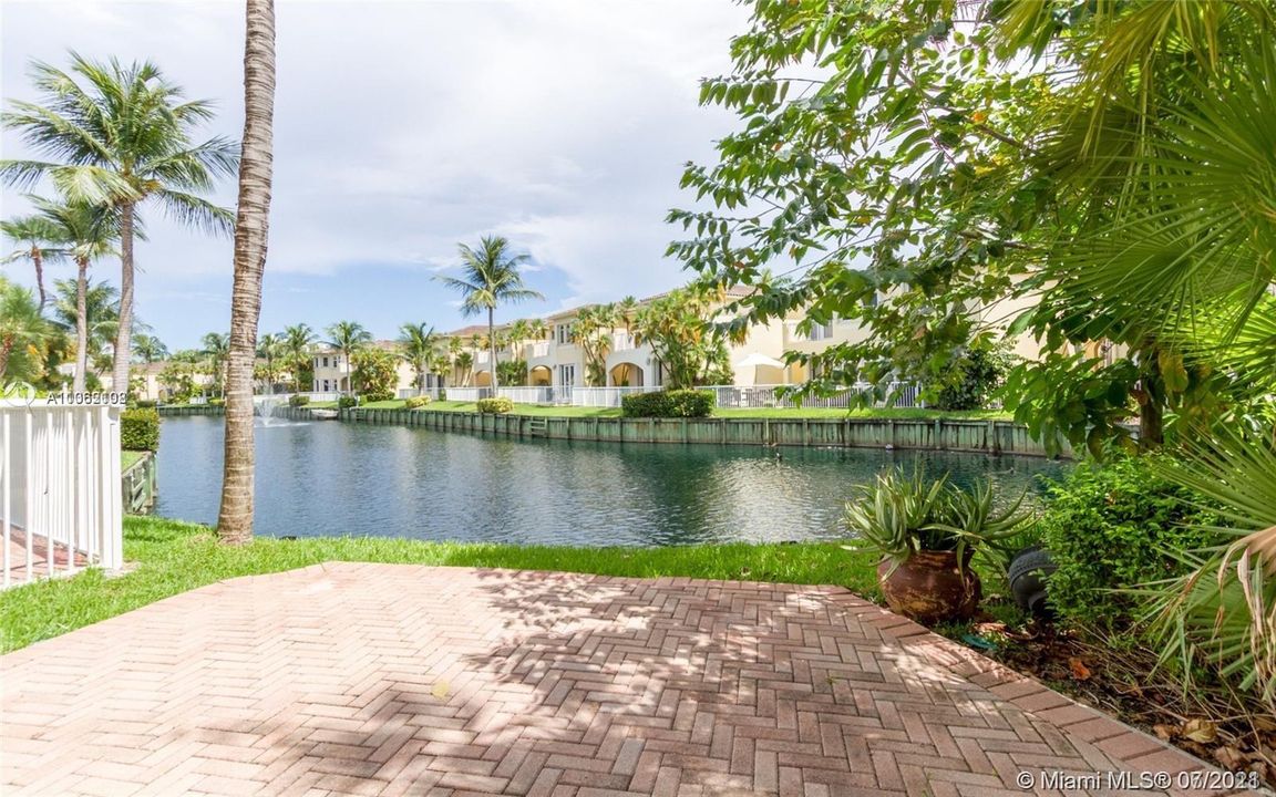 Recently Sold: $935,000 (4 beds, 2 baths, 2330 Square Feet)