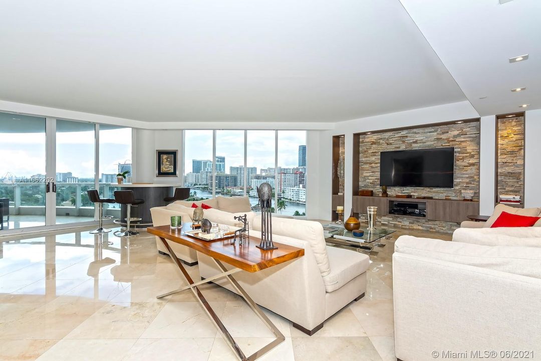 Recently Sold: $1,450,000 (3 beds, 3 baths, 3173 Square Feet)