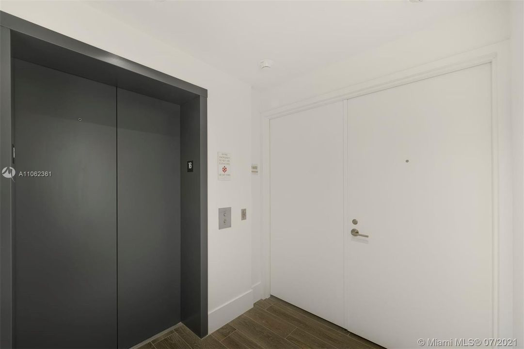 Foyer -Private elevator