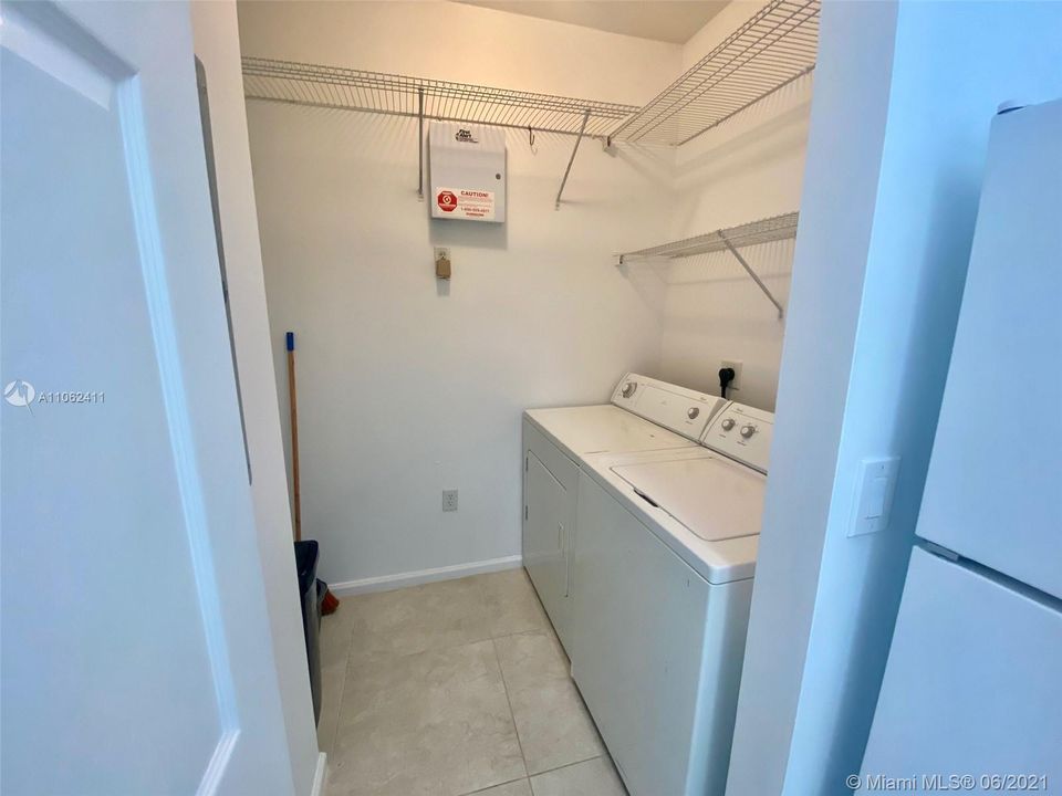 Recently Rented: $1,550 (1 beds, 1 baths, 723 Square Feet)