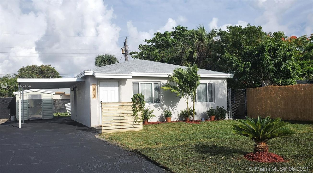 Недавно продано: $234,999 (2 спален, 1 ванн, 624 Квадратных фут)