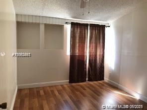 Recently Rented: $1,800 (3 beds, 2 baths, 1518 Square Feet)