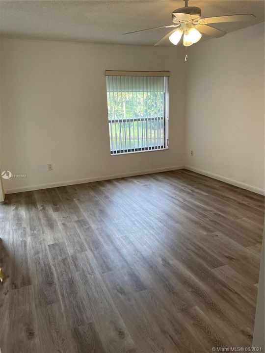 Recently Rented: $1,600 (2 beds, 2 baths, 970 Square Feet)