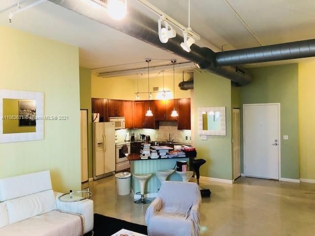 Recently Sold: $419,000 (2 beds, 2 baths, 1288 Square Feet)