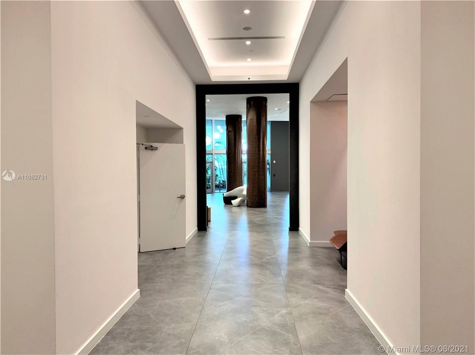 Recently Rented: $2,900 (2 beds, 2 baths, 1030 Square Feet)