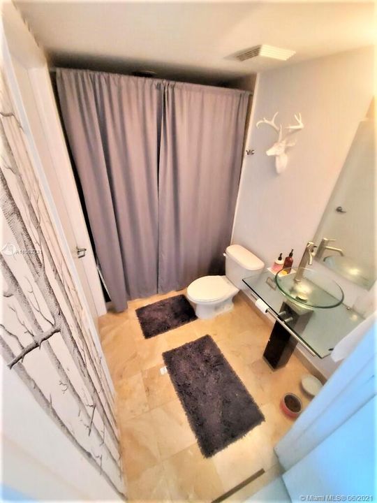 Recently Rented: $2,900 (2 beds, 2 baths, 1030 Square Feet)