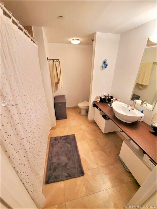 Recently Rented: $2,900 (2 beds, 2 baths, 1030 Square Feet)