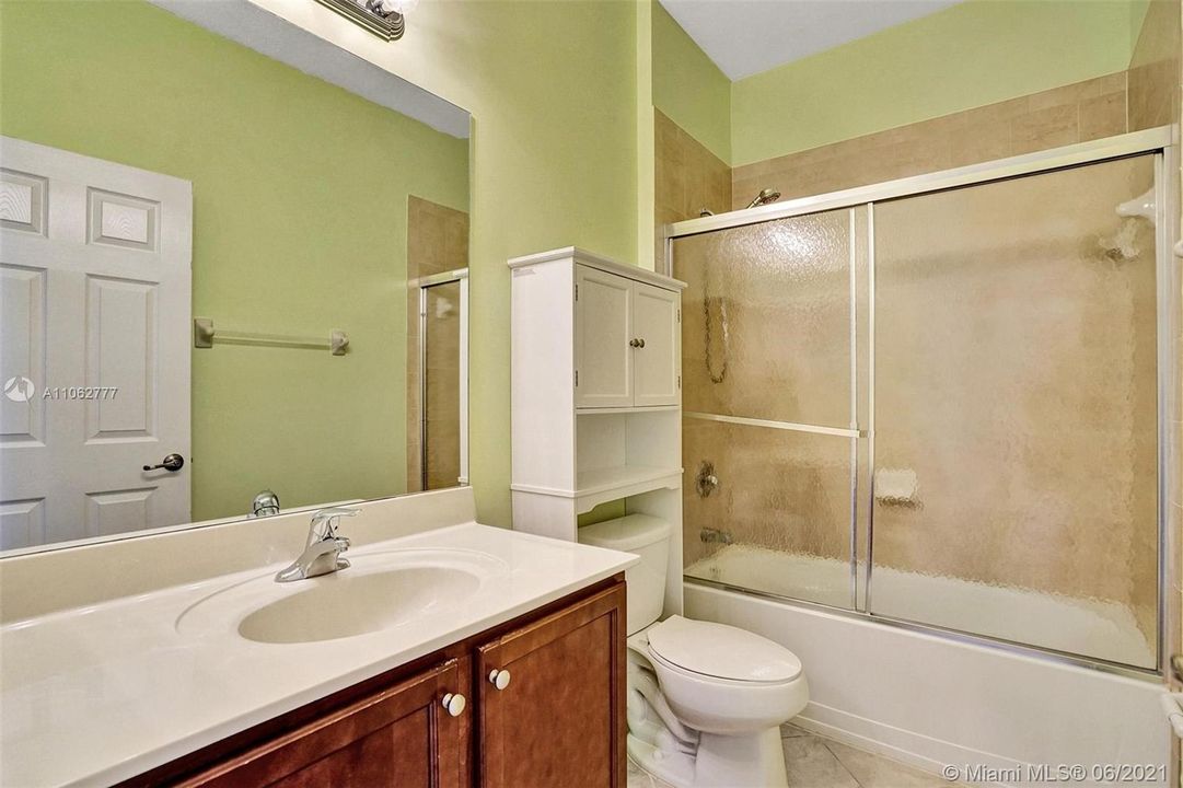 Недавно арендовано: $2,100 (3 спален, 2 ванн, 1509 Квадратных фут)