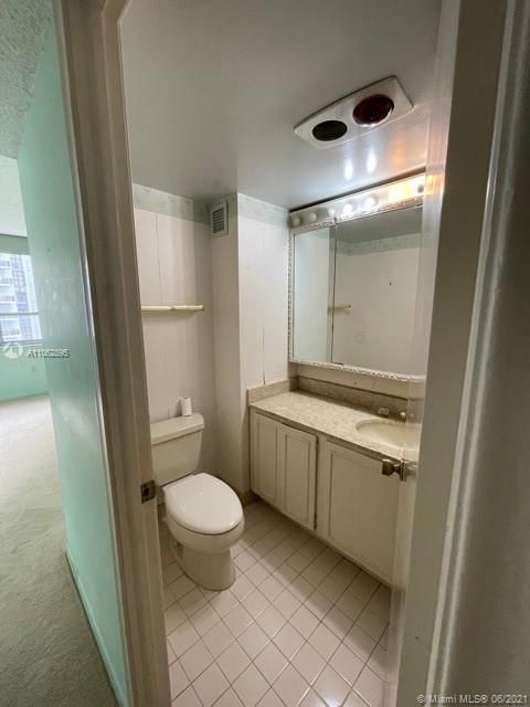 Recently Sold: $825,000 (2 beds, 2 baths, 1917 Square Feet)