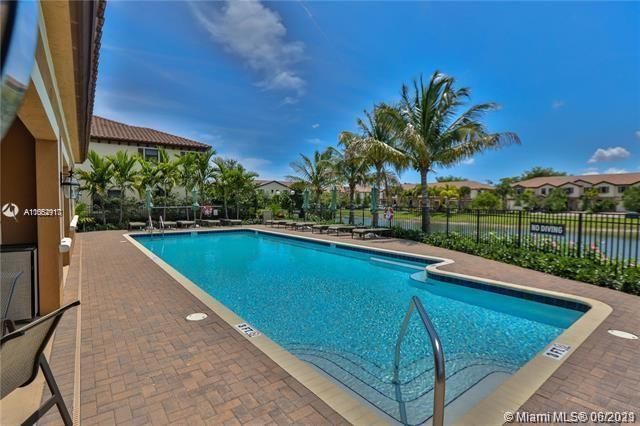 Недавно арендовано: $2,800 (3 спален, 2 ванн, 1466 Квадратных фут)