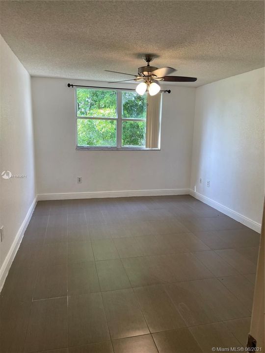 最近租的: $1,470 (1 贝兹, 1 浴室, 810 平方英尺)