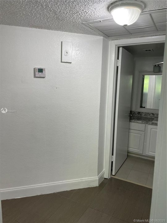 最近租的: $1,470 (1 贝兹, 1 浴室, 810 平方英尺)