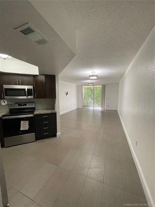 最近租的: $1,470 (1 贝兹, 1 浴室, 810 平方英尺)