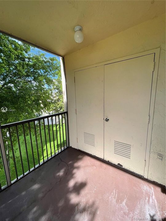 最近租的: $1,470 (1 贝兹, 1 浴室, 810 平方英尺)