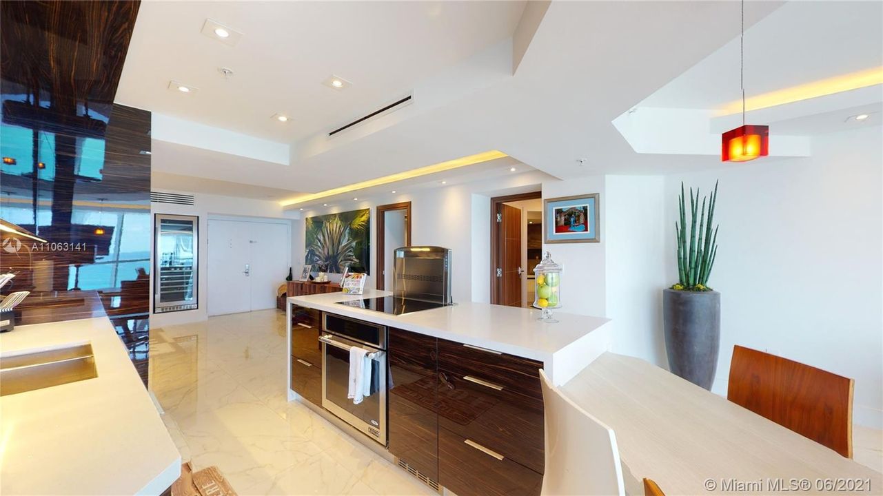 Recently Sold: $1,520,000 (3 beds, 2 baths, 1700 Square Feet)