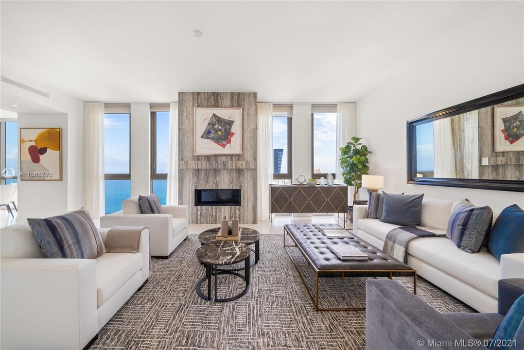 Recently Sold: $10,500,000 (4 beds, 5 baths, 9212 Square Feet)