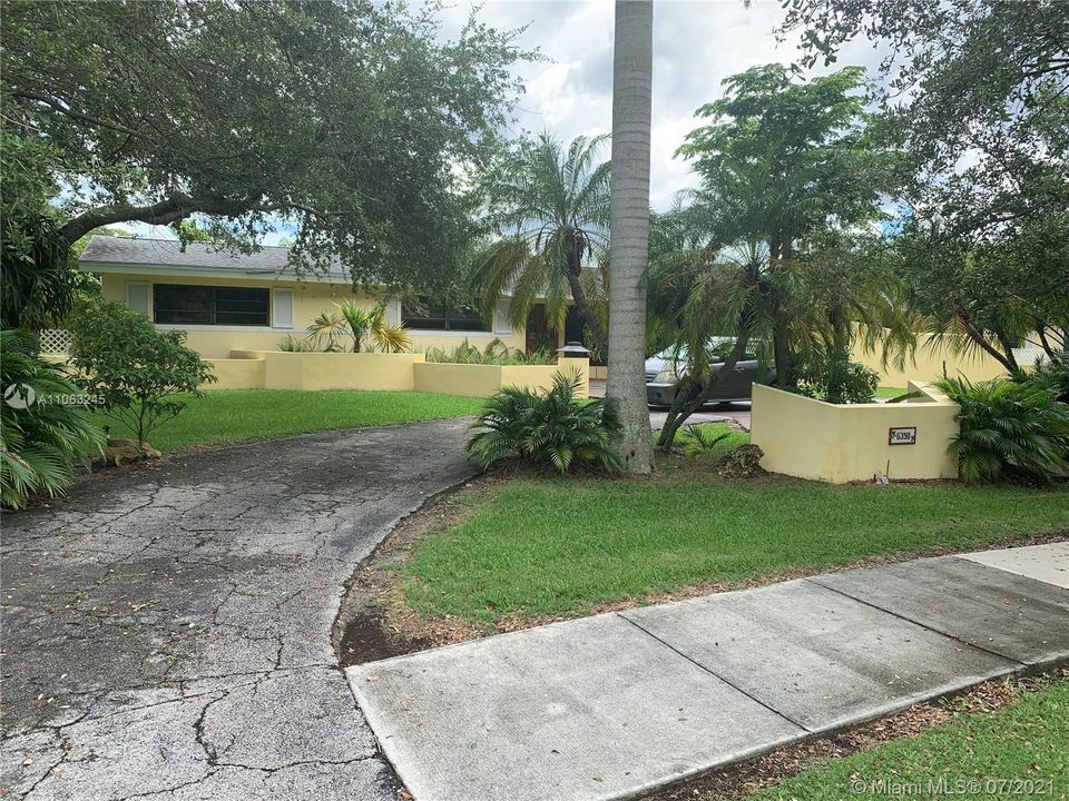 Recently Sold: $1,580,000 (4 beds, 4 baths, 3498 Square Feet)