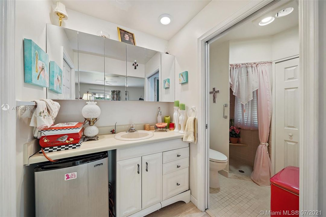 Master Bathroom w/ Pocket Door