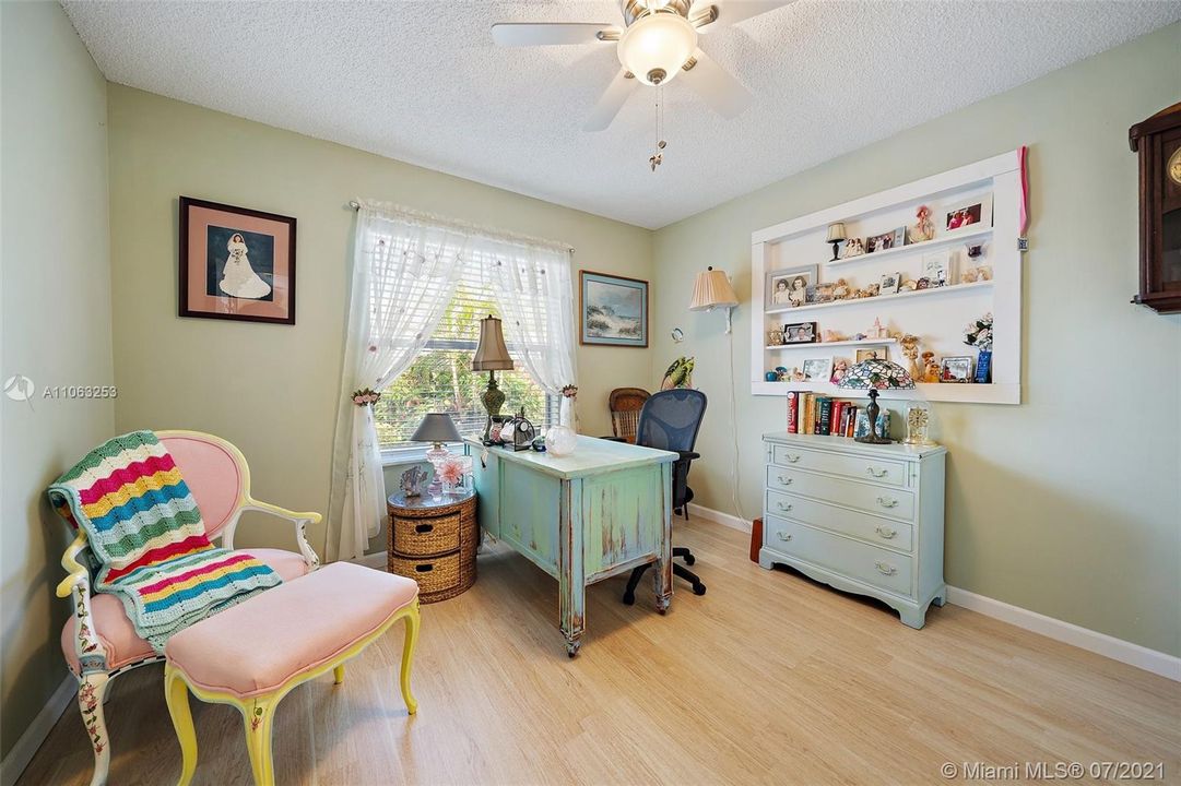 3rd Bedroom w/ Walk In Closet
