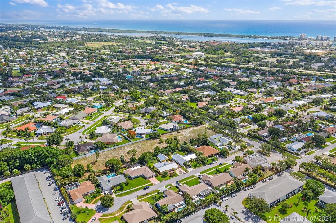 Easy Proximity to Intracoastal, Beaches &  Ocean