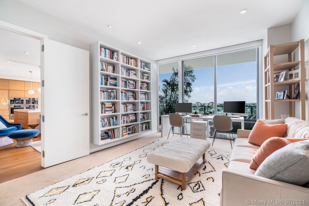 Recently Sold: $8,950,000 (3 beds, 3 baths, 3103 Square Feet)