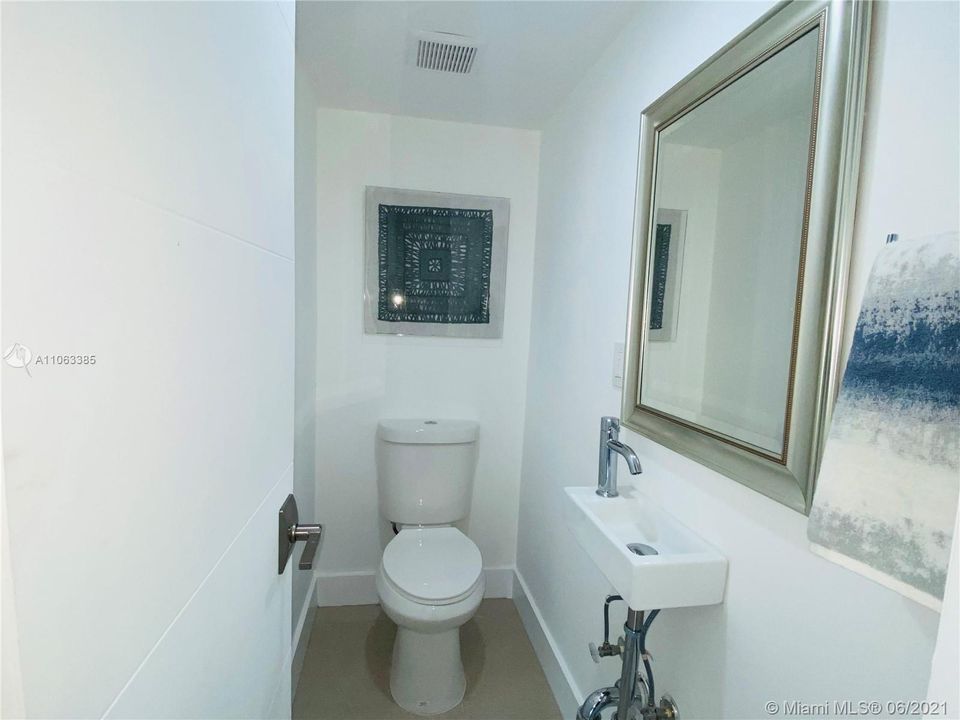 最近售出: $890,000 (4 贝兹, 3 浴室, 1651 平方英尺)