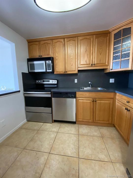 Recently Sold: $159,900 (2 beds, 2 baths, 1050 Square Feet)