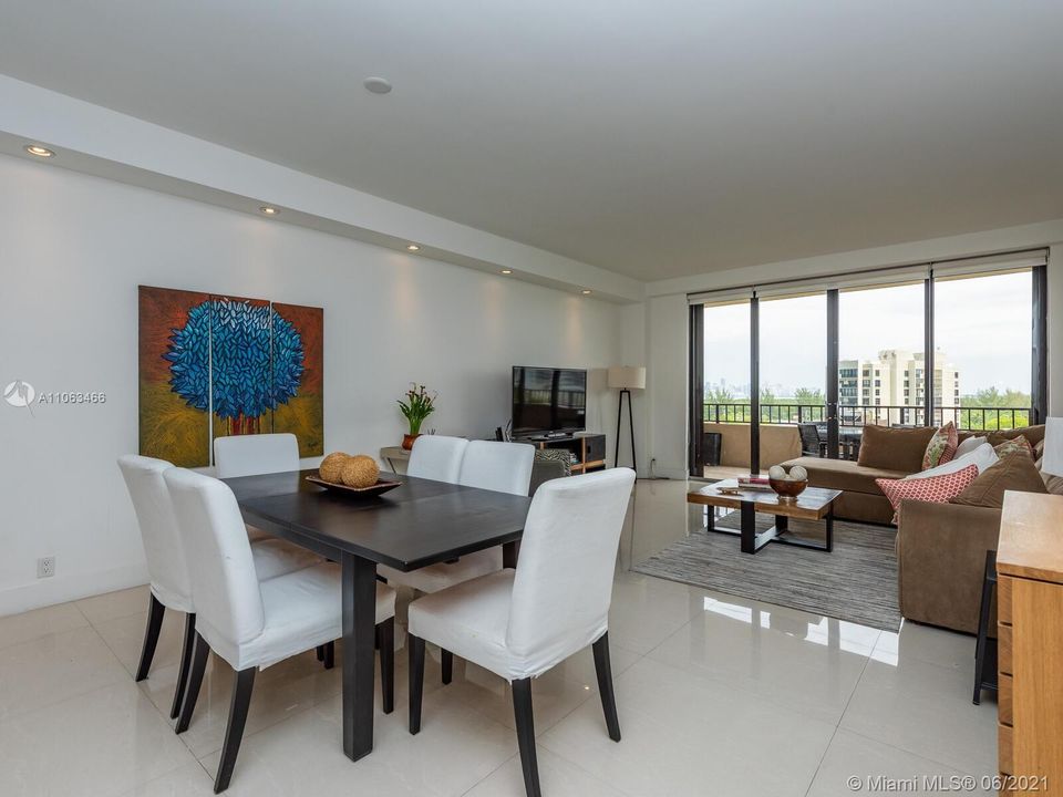 Recently Sold: $1,150,000 (2 beds, 2 baths, 1532 Square Feet)