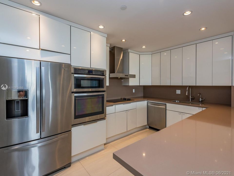 Recently Sold: $1,150,000 (2 beds, 2 baths, 1532 Square Feet)