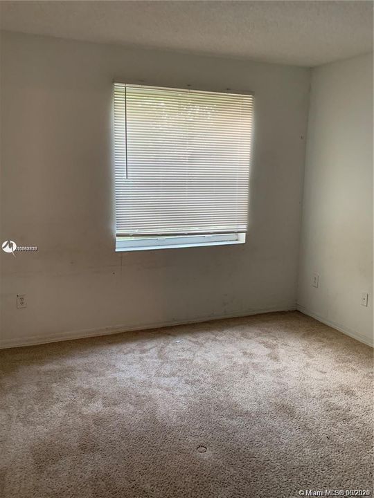 Recently Rented: $2,000 (3 beds, 2 baths, 1247 Square Feet)