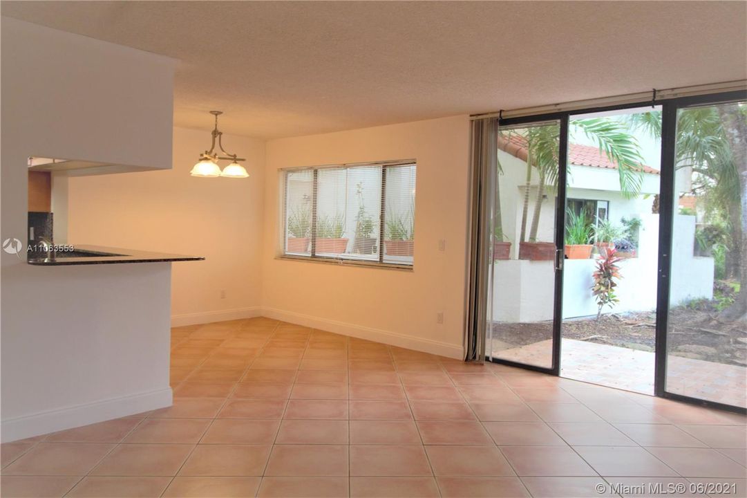 Recently Rented: $2,250 (3 beds, 3 baths, 1644 Square Feet)