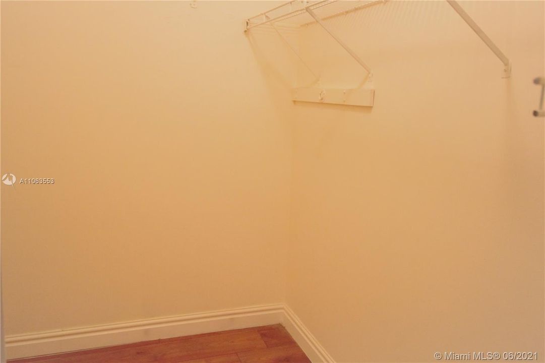 Recently Rented: $2,250 (3 beds, 3 baths, 1644 Square Feet)