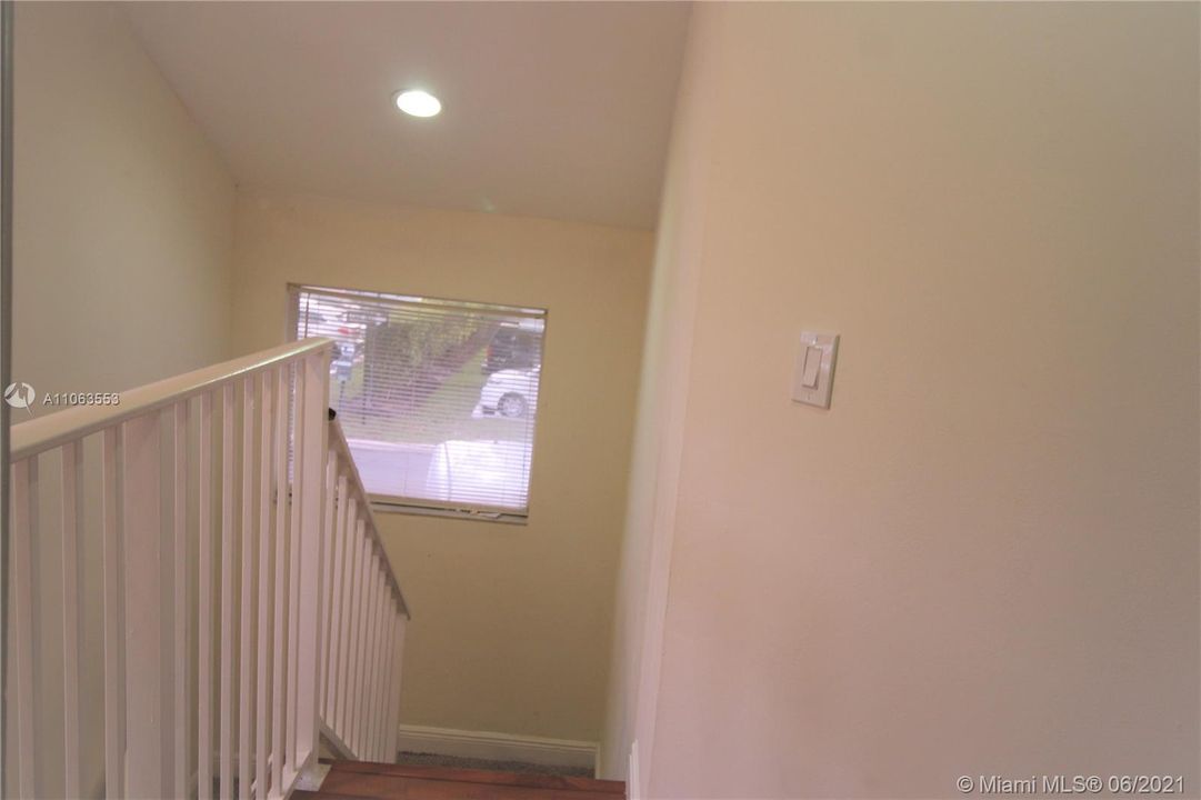 Recently Rented: $2,250 (3 beds, 3 baths, 1644 Square Feet)