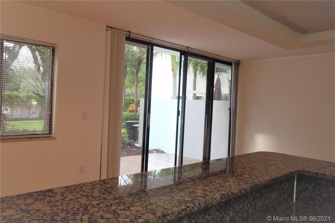 Recently Rented: $2,250 (3 beds, 3 baths, 1644 Square Feet)