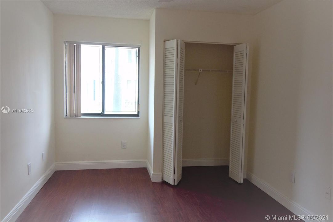 Recently Rented: $2,250 (3 beds, 3 baths, 1644 Square Feet)